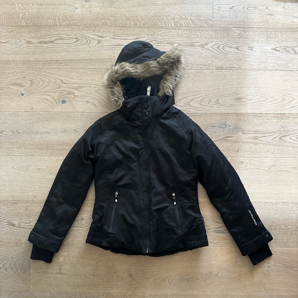 Obermeyer Women's Black size 8 ski/snowboard Jacket with removable hood
